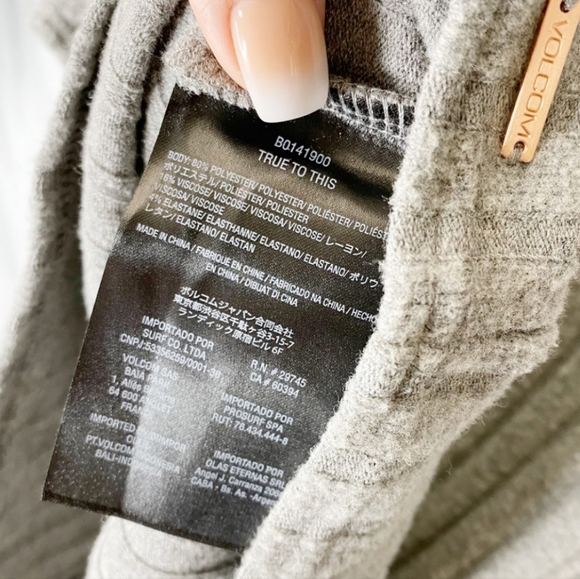 Volcom Vneck crop top - Picture 4 of 4